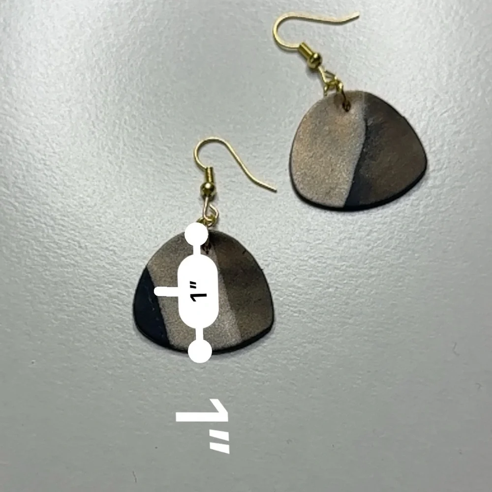 Polymer clay earrings 🖤